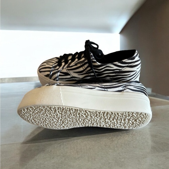 Superga Women’s 2790 Fanvelvetw Zebra Sneaker. - Picture 9 of 9